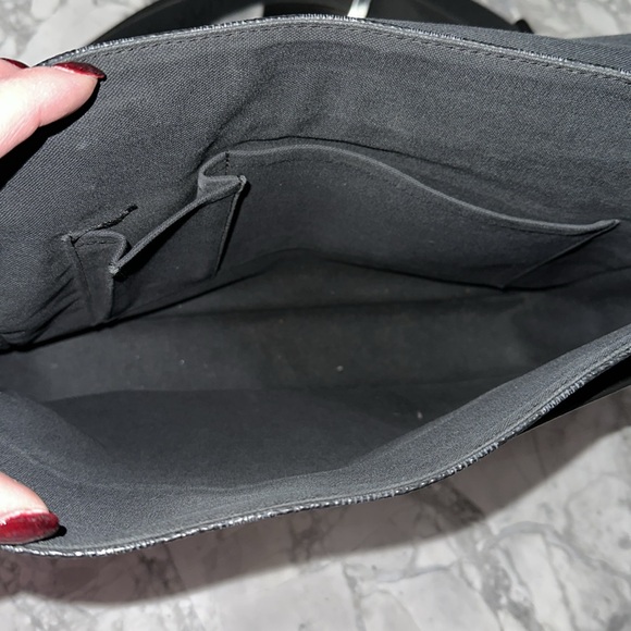 Authentic Louis Vuitton
Damier Graphite Shoulder Bag MM Messenger bag - Picture 9 of 13